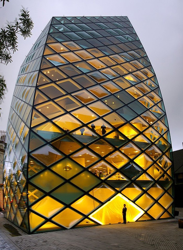 Prada building, Herzog & de Meuron Architekten, Tokyo.