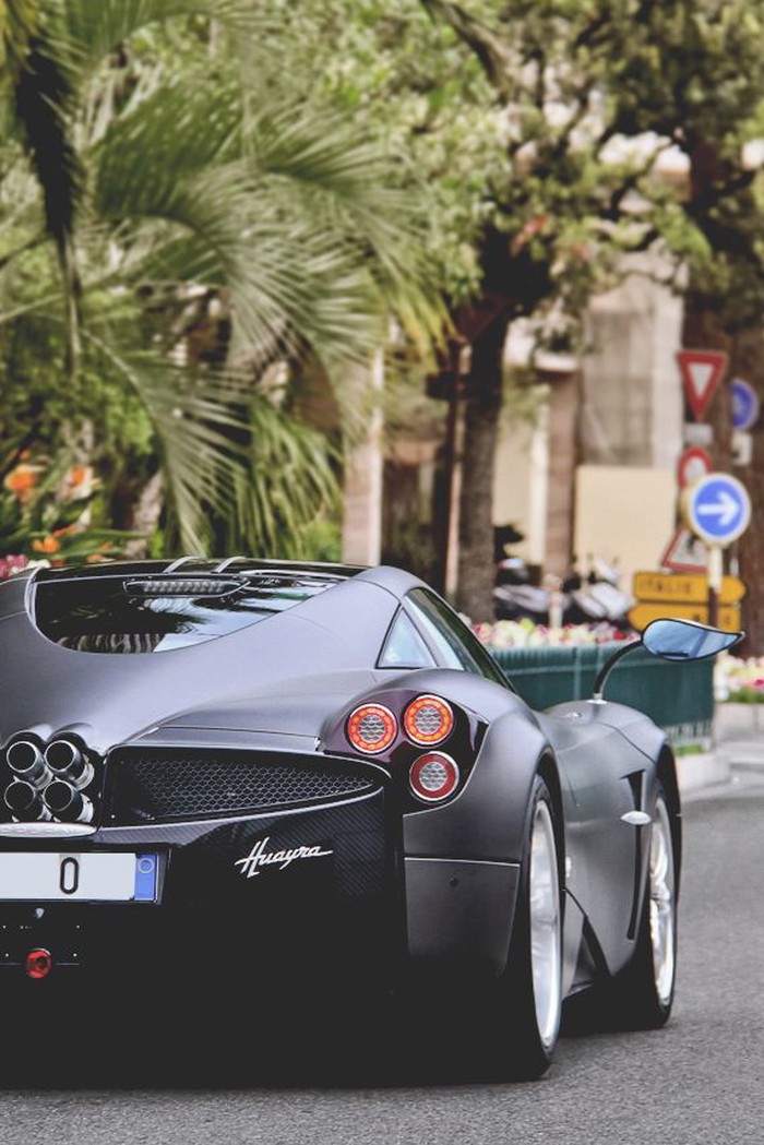Pagani Huayra.