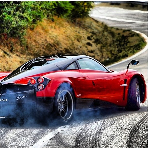 Pagani Huayra.