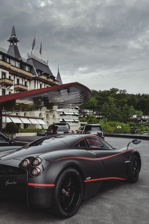Pagani Huayra.