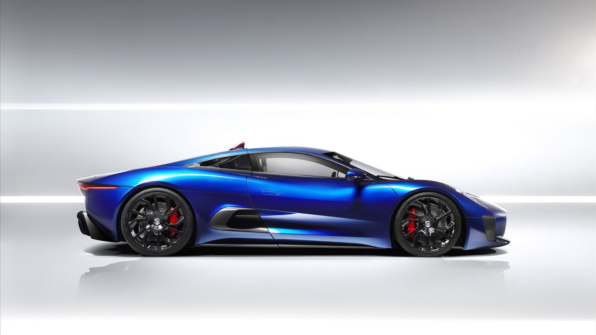 Jaguar C X75 Hybrid.