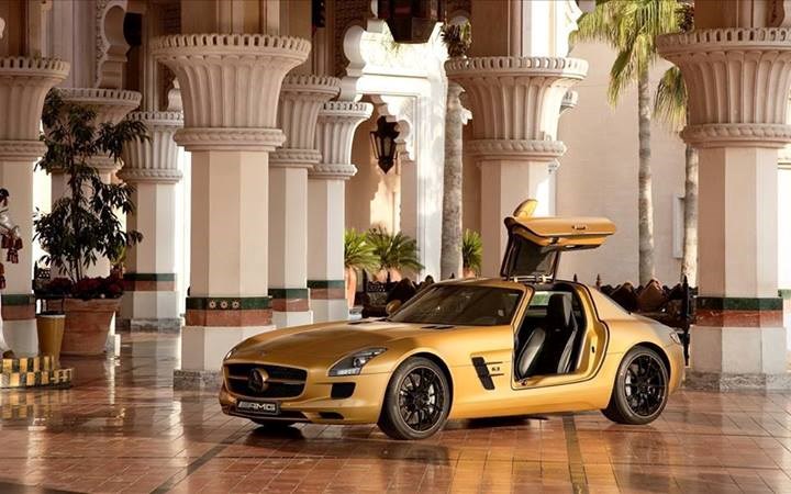 Golden Mercedes SLS AMG.