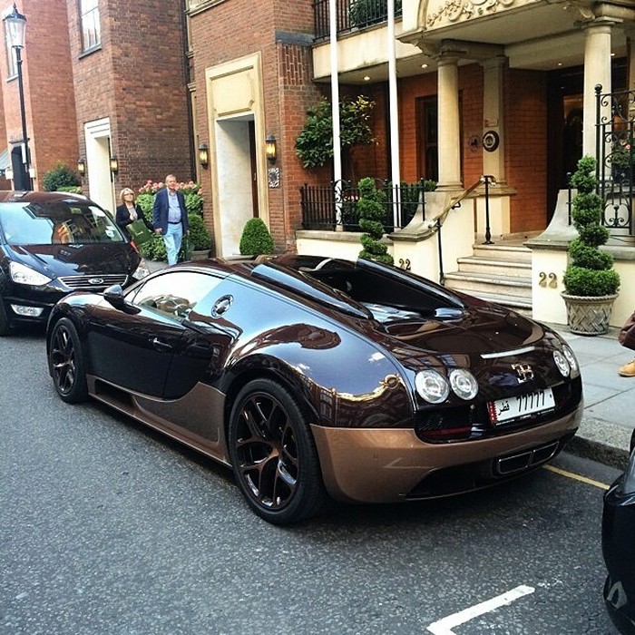 Bugatti Veyron.