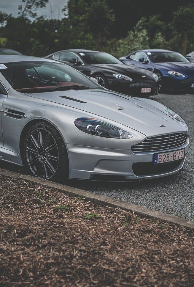 Aston Martin DBS.