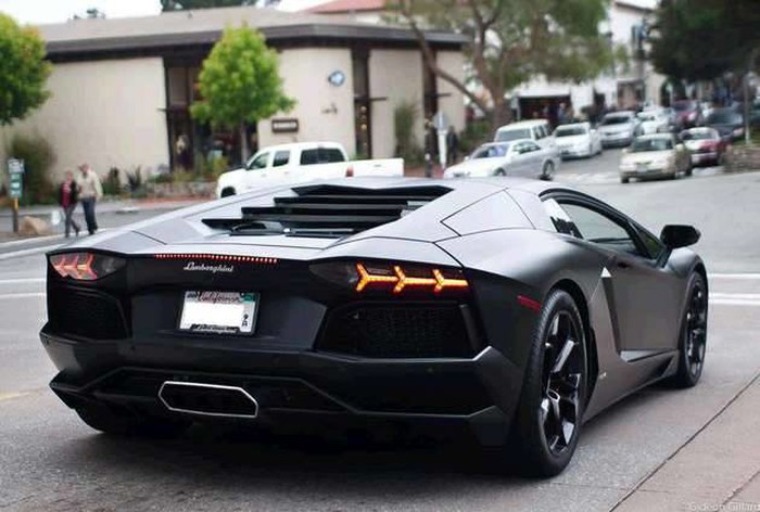 Lamborghini Aventador LP700-4.