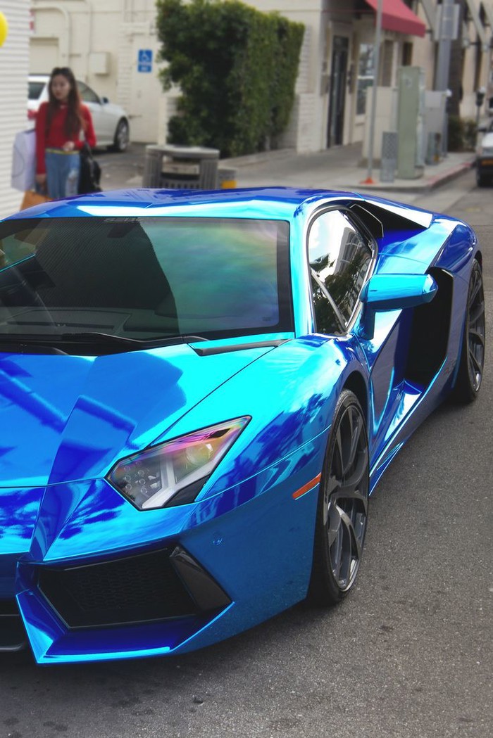 Aventador in blue chrome.