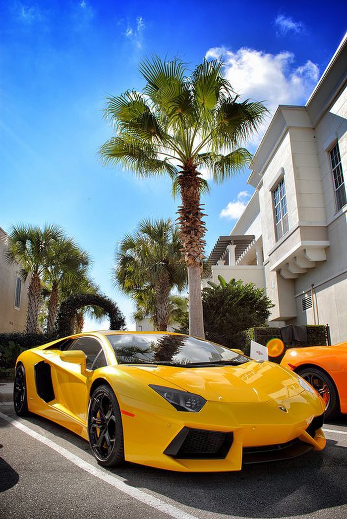 Lamborghini Aventador.