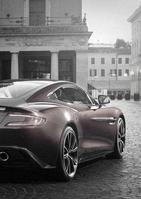 Aston Martin Vanquish