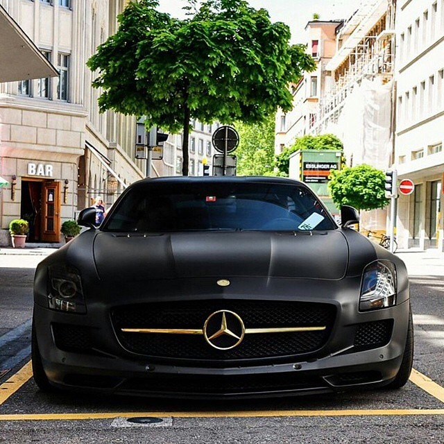 Mercedes-Benz SLS AMG.
