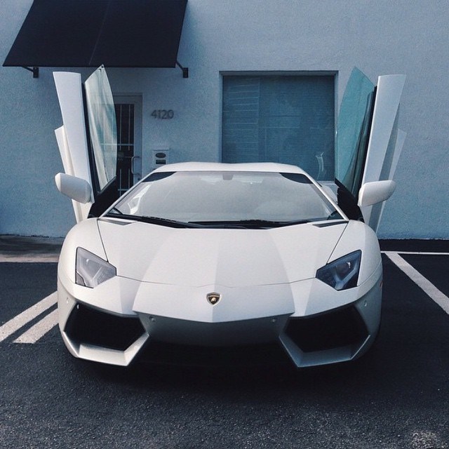 Lamborghini Aventador LP700.