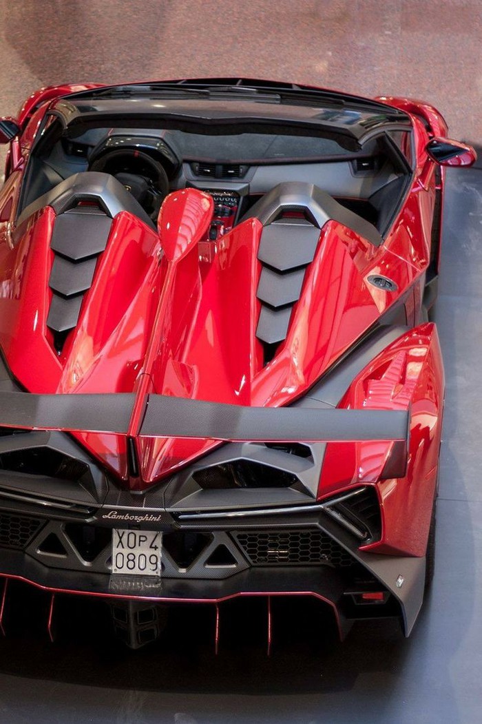 Lamborghini Veneno.
