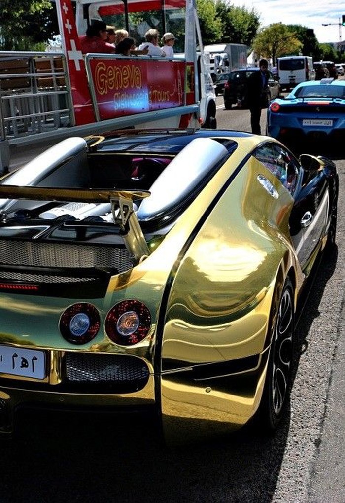 Bugatti Veyron Grand Sport.