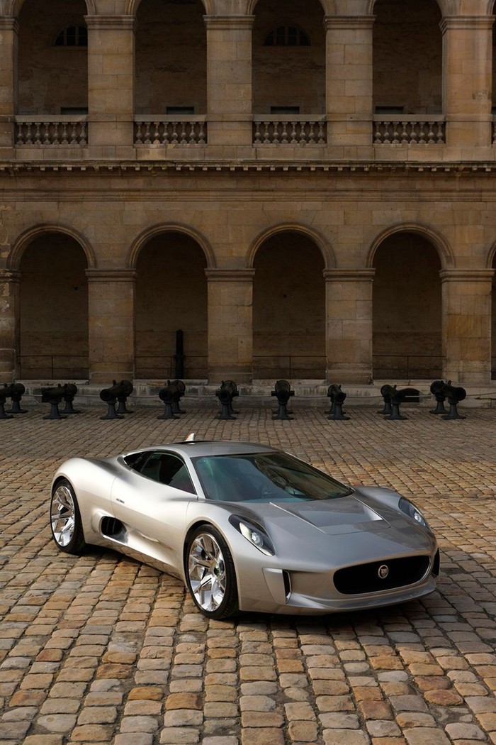Jaguar Plans 200 C-X75 Plug-In Hybrids