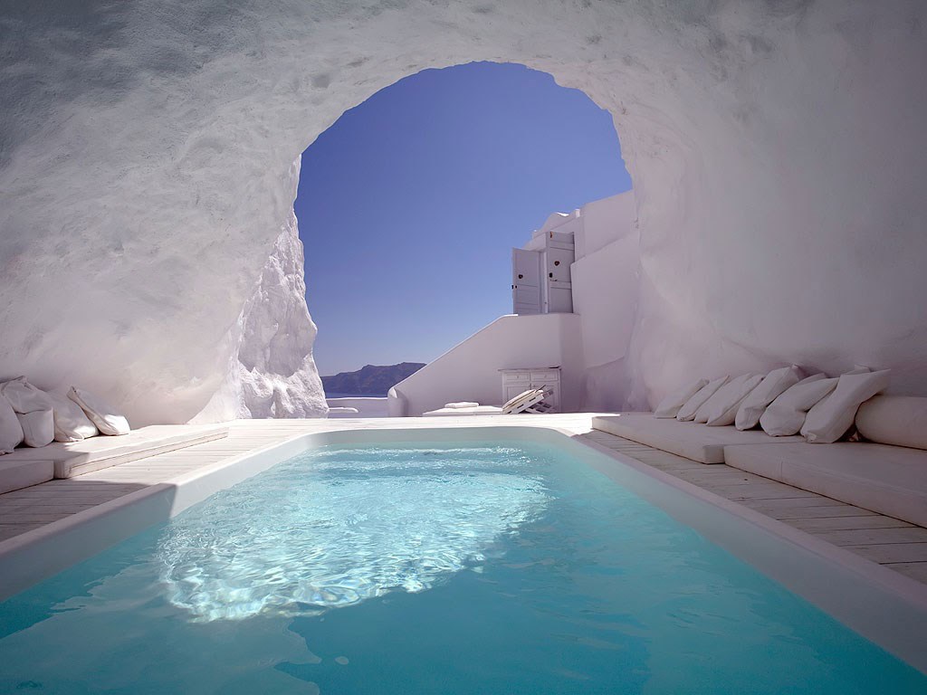 Stunning Cave Pool in Santorini, Greece 