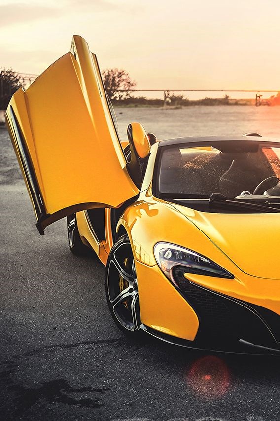 McLaren 650s.