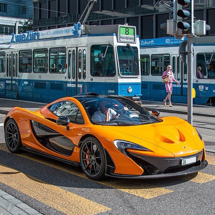 Mclaren P1.