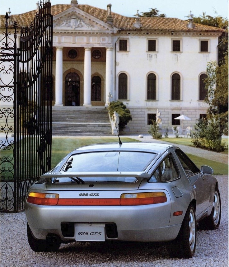 1992 Porsche 928 GTS.