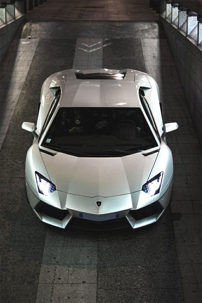 Lamborghini Aventador.