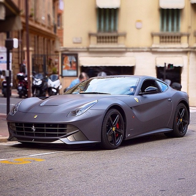 Ferrari F12.