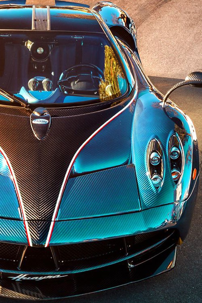 Pagani Huayra 730s.