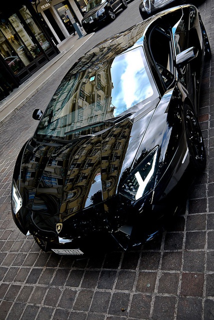Lamborghini Aventador.