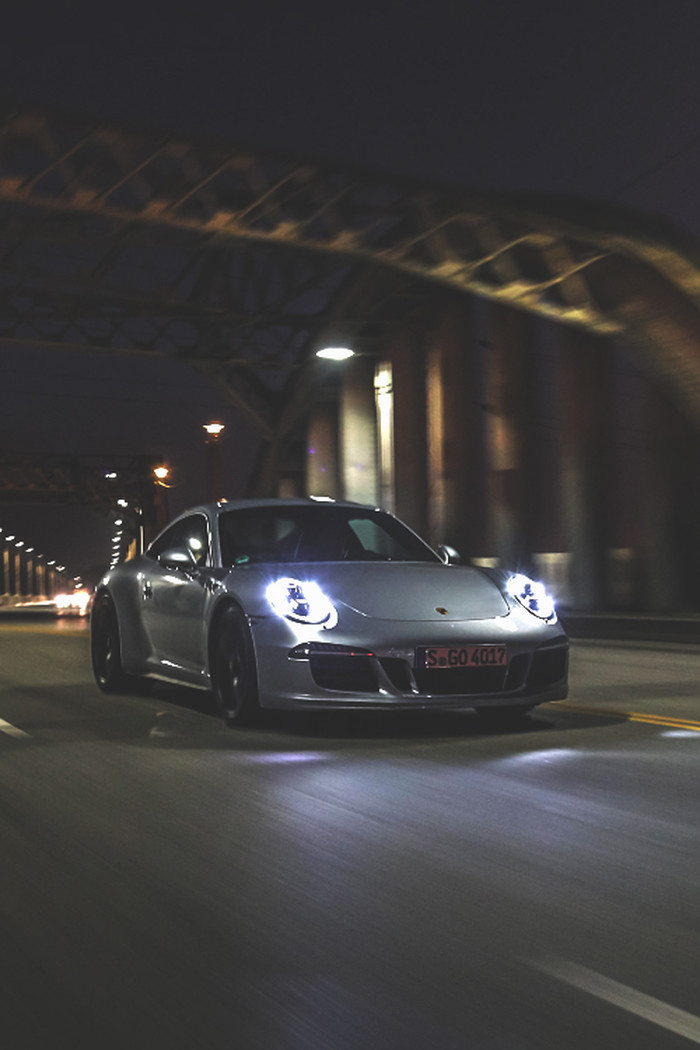 Porsche 911 Carrera GTS.