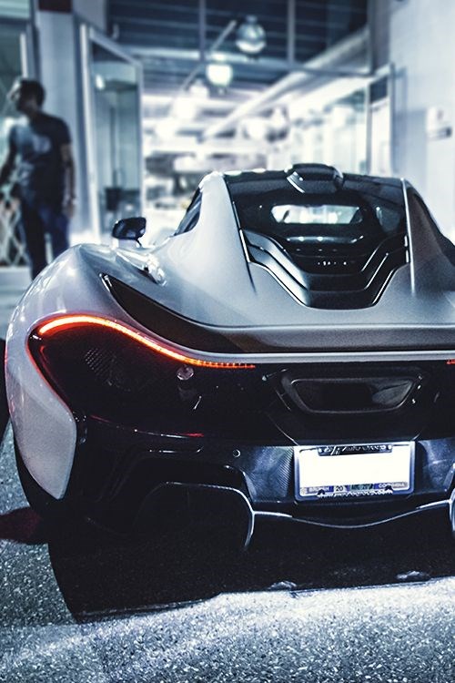 McLaren P1.