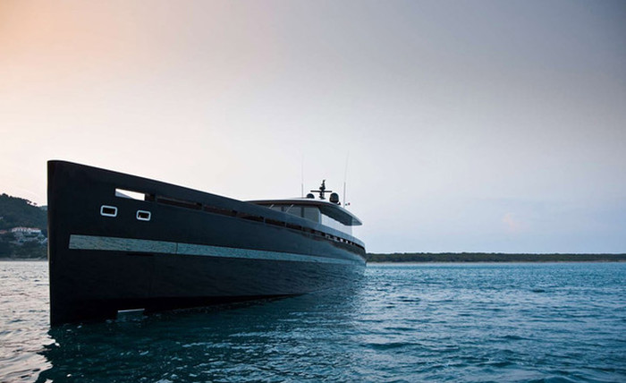 Hatteras 100 RPH Yacht.