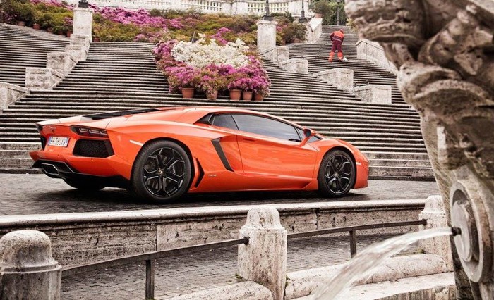 Lamborghini Aventador.