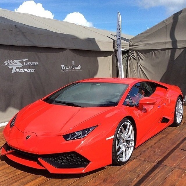 Lamborghini Huracan.