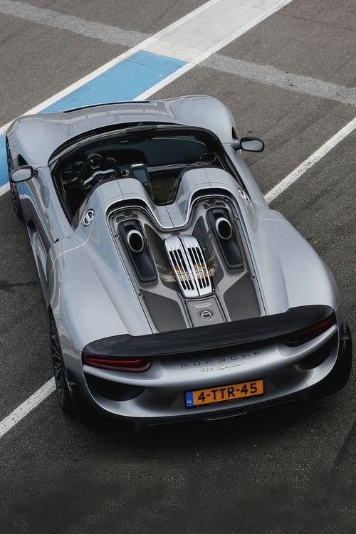 Porsche 918.