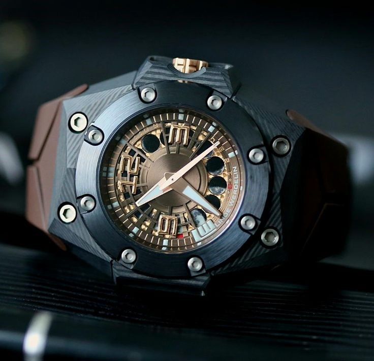 Linde Werdelin Oktopus Moon Carbon Limited Edition Watch.