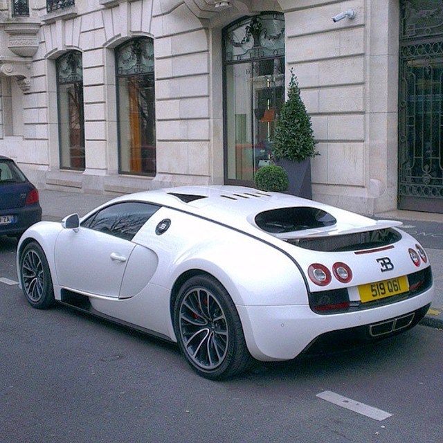 Bugatti Veyron Super Sport.
