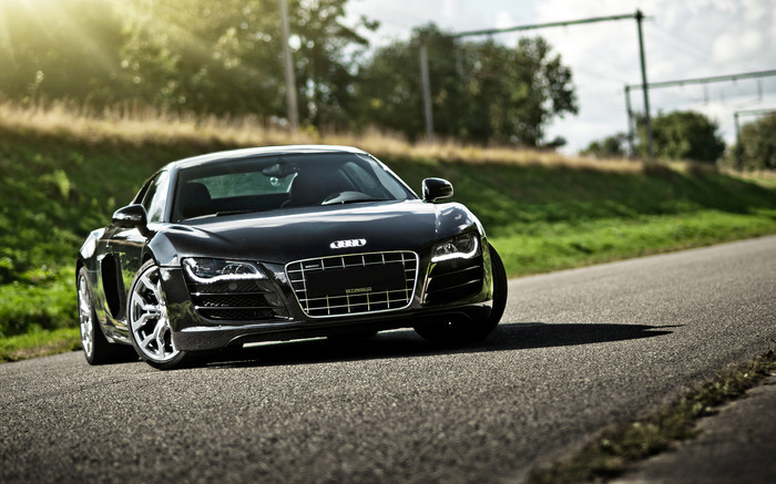 Audi R8.