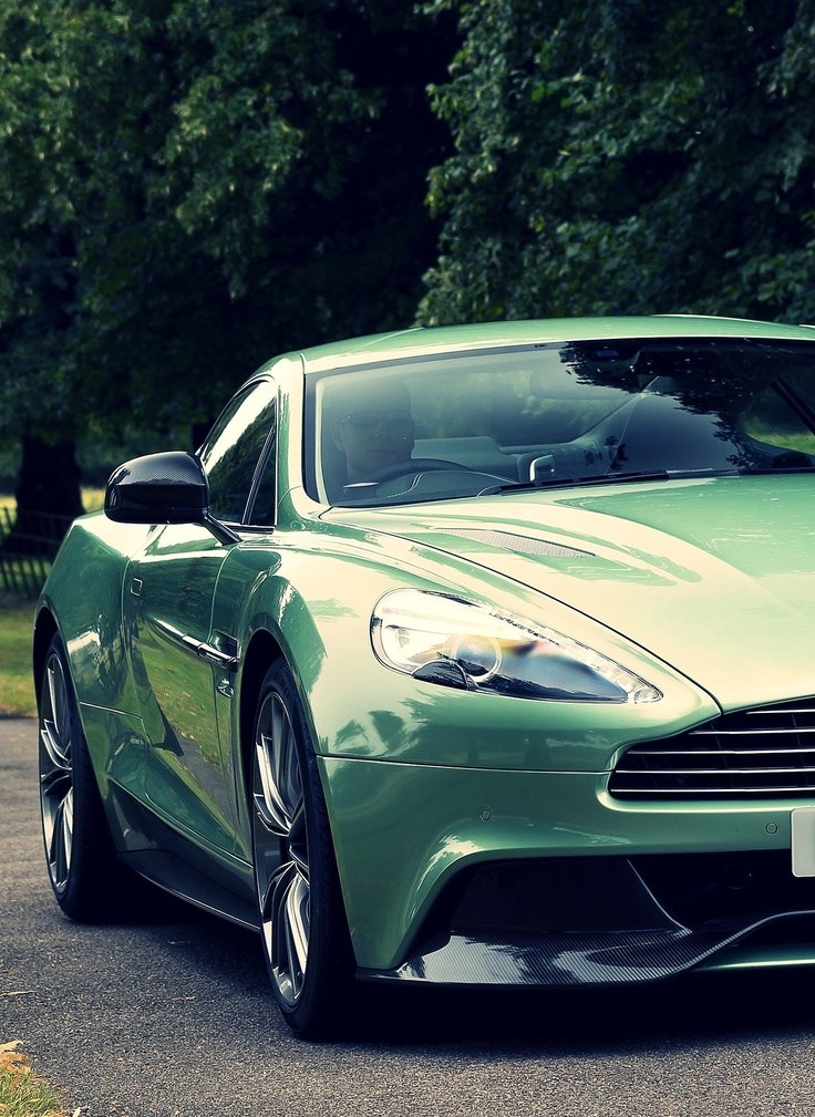 Aston Martin Vanquish.