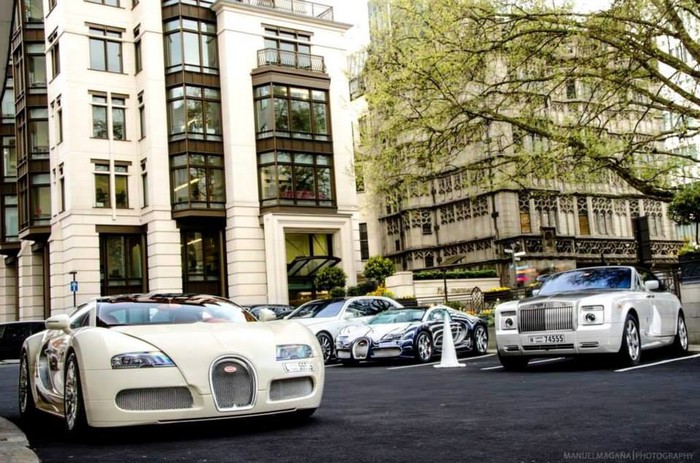 White Bugatti Veyron