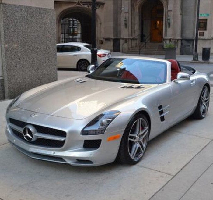 Mercedes-Benz SLS AMG Roadster.