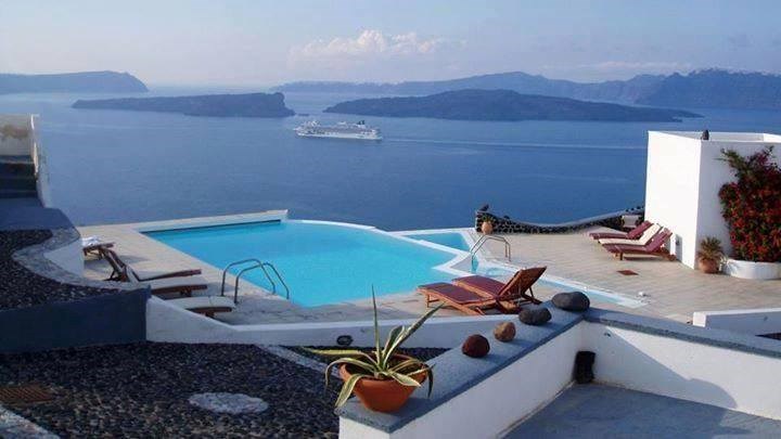 Perfect summer in Santorini.