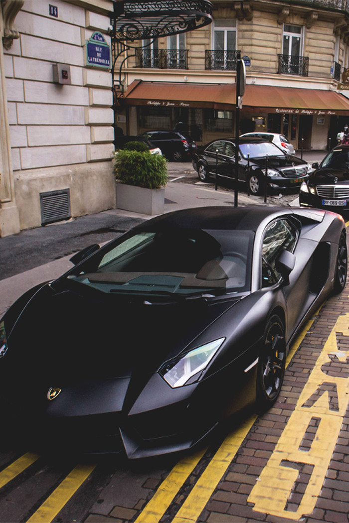 Lambo in Paris.