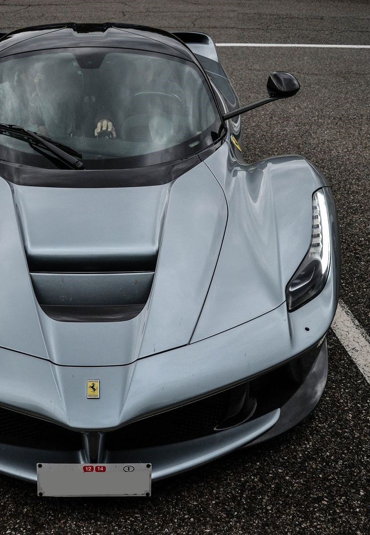 Ferrari Laferrari.