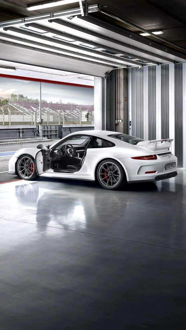 2014 Porsche 911 GT3. 