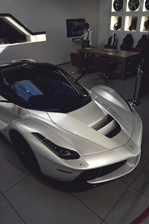 Ferrari LaFerrari.