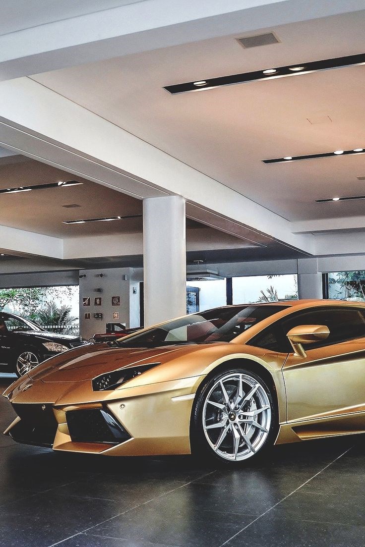 Gold Aventador.