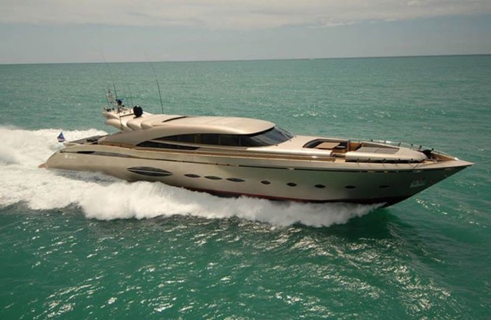 Superyacht OxyZen.