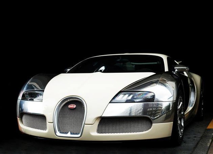 Bugatti Veyron by Philipp Lucke.