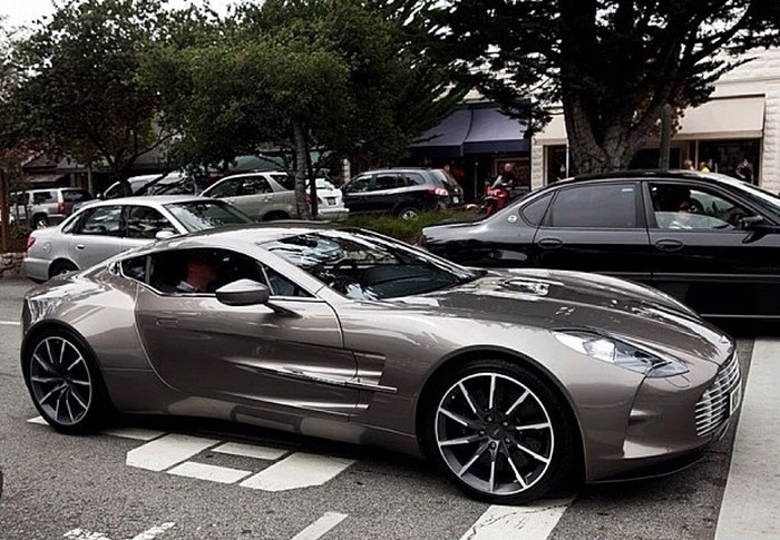 Aston Martin One 77