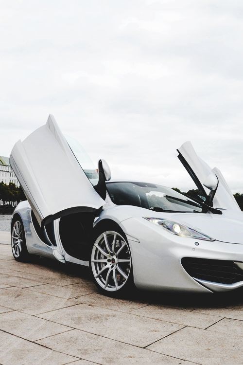McLaren 12C.