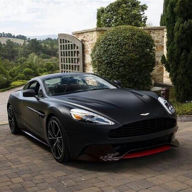Aston Martin Vanquish.