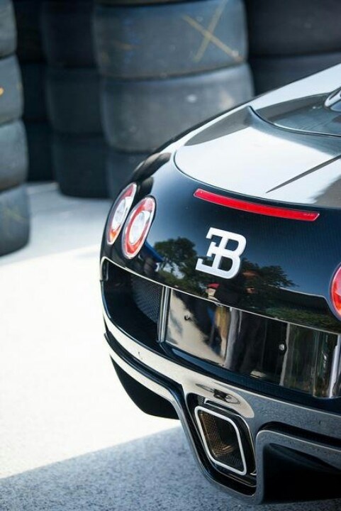 Bugatti Veyron.