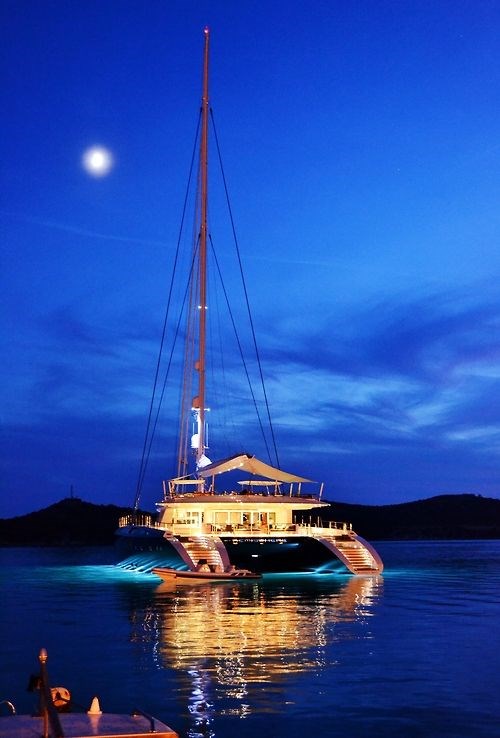 Super yacht for super night.